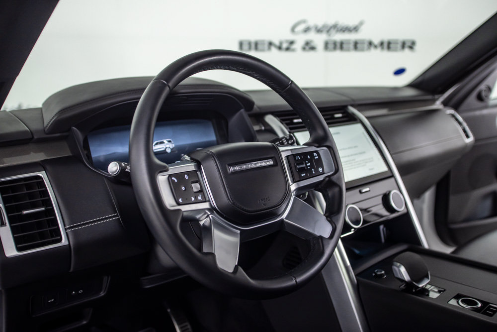 Used 2024 Land Rover Discovery Metropolitan Edition AWD/4WD image 25