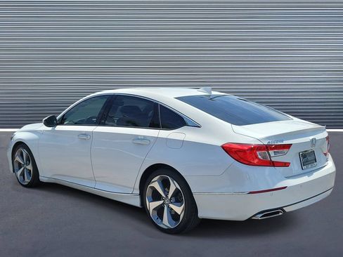 Used 2020 Honda Accord Touring image 4