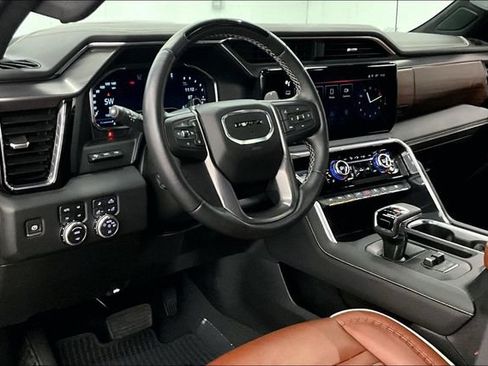 Used 2024 GMC Sierra 1500 Denali Ultimate AWD/4WD image 17