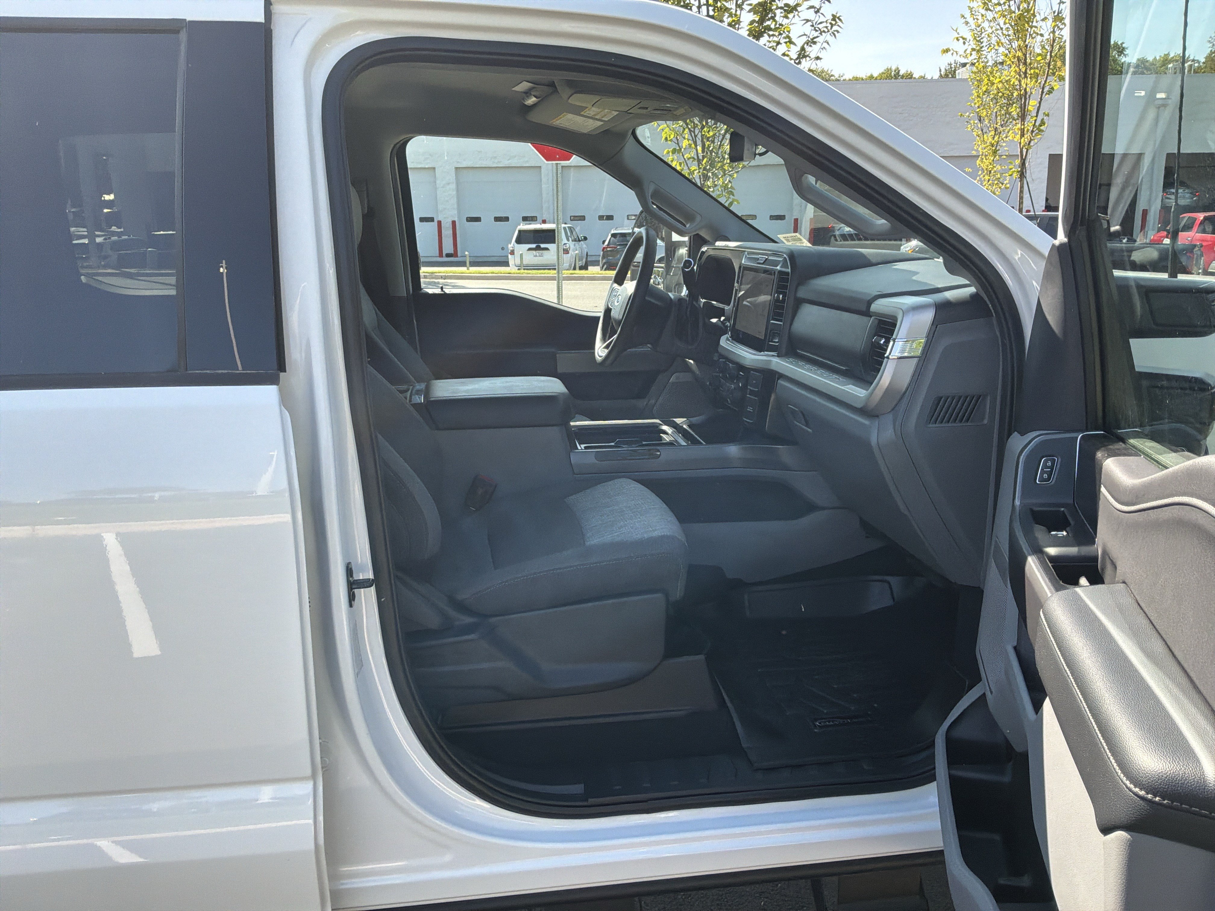 Used 2026 Ford F250 XLT w/ XLT Premium Package AWD/4WD image 32