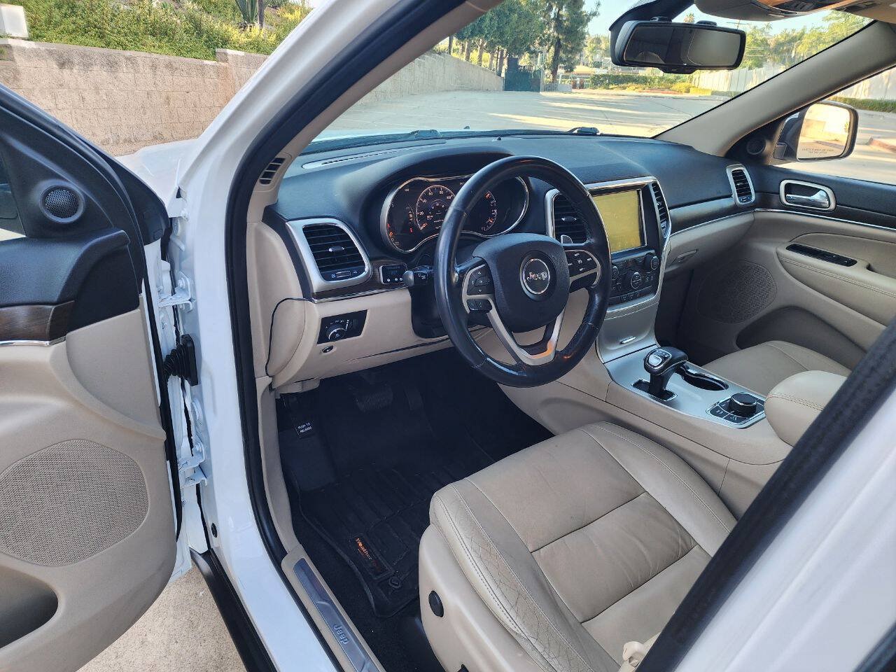 Used 2015 Jeep Grand Cherokee Limited AWD/4WD image 26