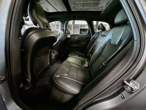 Used 2019 Volvo XC60 T6 R-Design w/ Protection Package Premier AWD/4WD image 29