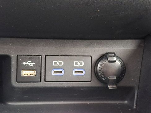 Used 2022 Toyota Highlander XLE image 28