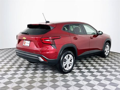 Certified 2024 Chevrolet Trax LS image 10