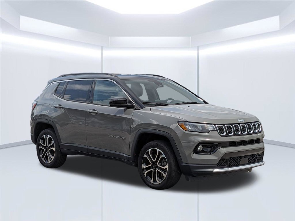 Used 2023 Jeep Compass Limited AWD/4WD image 8
