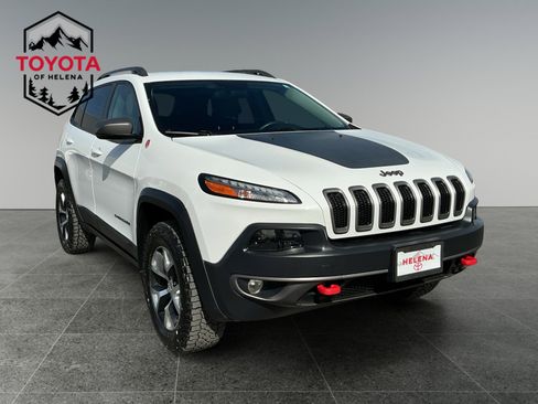 Used 2017 Jeep Cherokee Trailhawk image 7