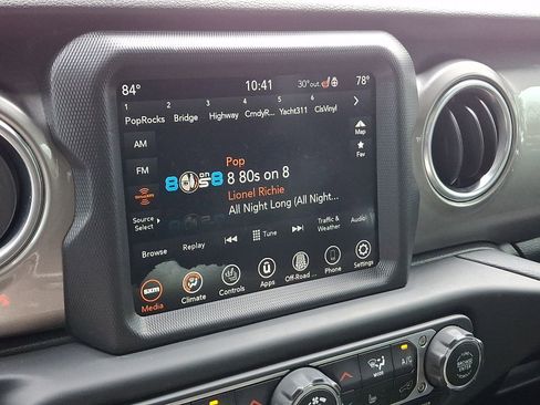 Used 2020 Jeep Gladiator Overland image 17