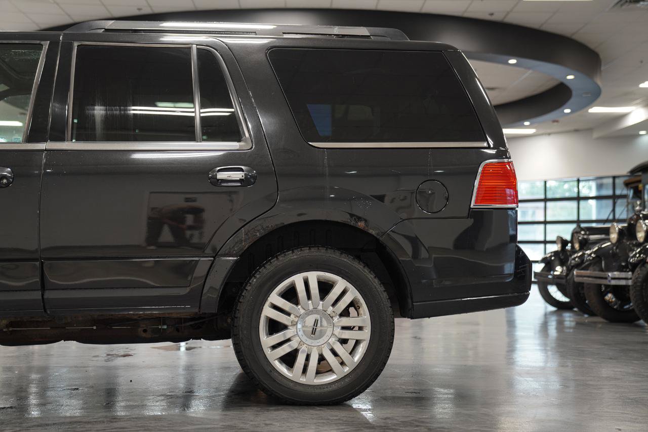 Used 2012 Lincoln Navigator 4WD image 8