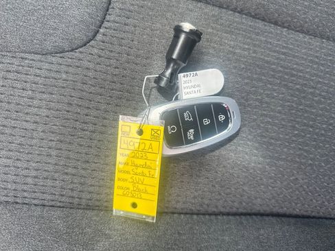 Used 2023 Hyundai Santa Fe SEL image 28