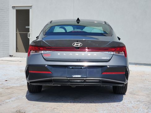 Used 2025 Hyundai Elantra Limited FWD image 7