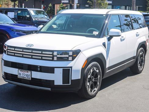 Used 2024 Hyundai Santa Fe SE image 3