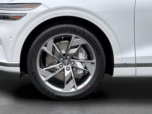 New 2025 Genesis Electrified GV70 Advanced image 32