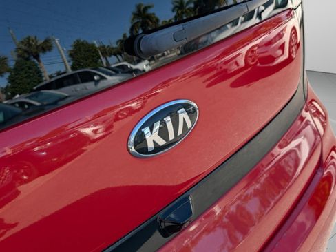 Used 2019 Kia Soul + image 23