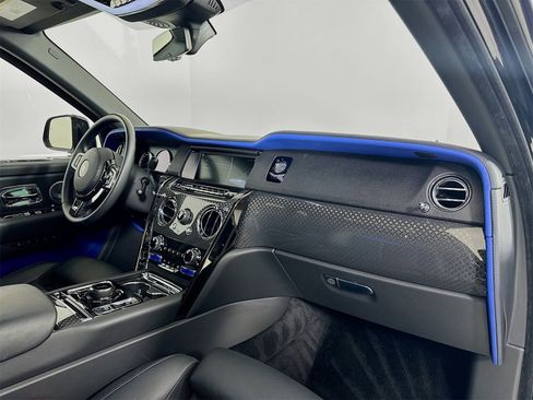 Certified 2022 Rolls-Royce Cullinan Black Badge w/ Dark Exterior Package image 30