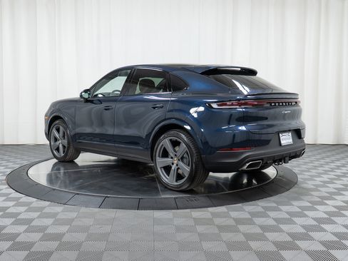 New 2026 Porsche Cayenne Coupe AWD/4WD image 3