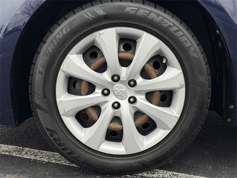 Used 2021 Toyota Corolla LE image 11