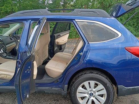 Used 2016 Subaru Outback 2.5i Premium AWD/4WD image 13