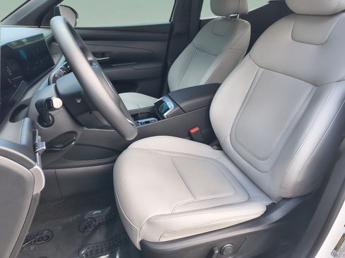 Certified 2025 Hyundai Santa Cruz SEL FWD image 18