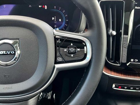 Certified 2023 Volvo XC60 B5 Plus w/ Protection Package Premier image 23