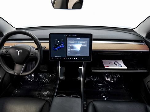 Used 2018 Tesla Model 3 Long Range image 15