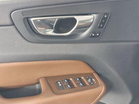 Certified 2023 Volvo XC60 B5 Plus w/ Climate Package AWD/4WD image 17