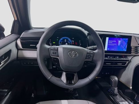 Used 2025 Toyota Camry SE w/ Convenience Package AWD/4WD image 23