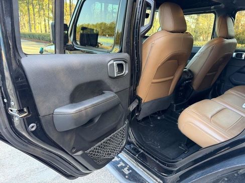 Used 2020 Jeep Wrangler Unlimited Sahara image 21