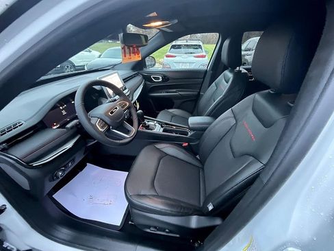 New 2026 Jeep Compass Trailhawk w/ Sun, Sound & Navigation Group image 15