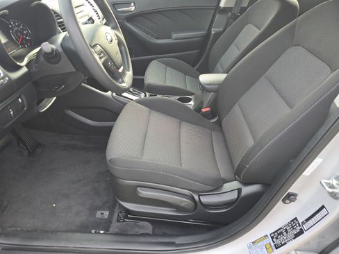 Used 2017 Kia Forte LX image 16