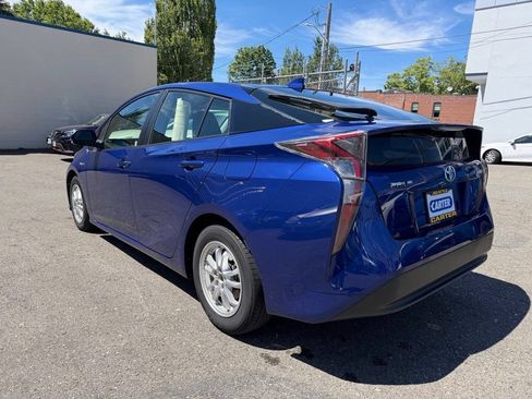 Used 2016 Toyota Prius Two FWD image 5