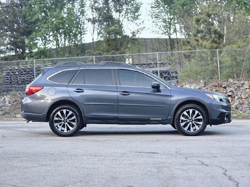 Used 2017 Subaru Outback 3.6R Limited image 10