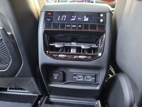 Certified 2024 Jeep Grand Cherokee L Altitude image 15