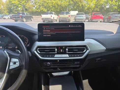 Used 2022 BMW X4 xDrive30i w/ Parking Assistance Package AWD/4WD image 15