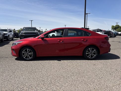 Certified 2023 Kia Forte LXS FWD image 3