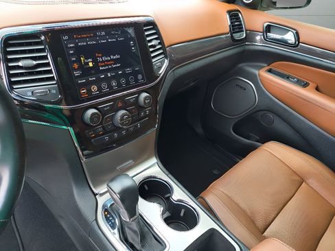 Used 2021 Jeep Grand Cherokee Overland w/ Trailer Tow Group IV image 20