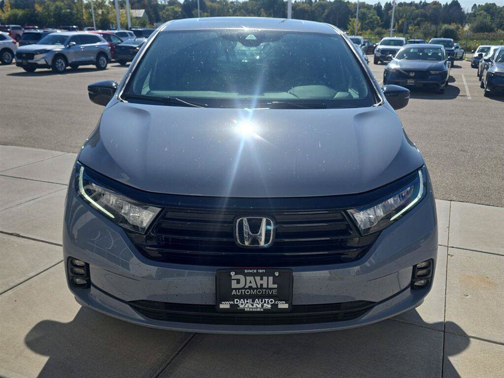Used 2023 Honda Odyssey Sport image 2