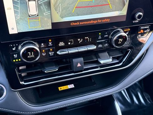 Used 2024 Toyota Highlander Limited image 27