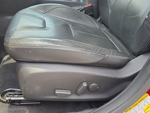 Used 2015 Ford Focus SE w/ Equipment Group 201A FWD image 28
