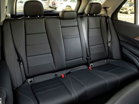 Used 2025 Mercedes-Benz GLE 350 4MATIC image 25