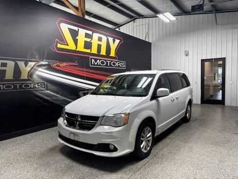 Used 2018 Dodge Grand Caravan SXT FWD image 1