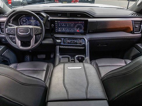 Used 2024 GMC Sierra 2500 Denali w/ Denali Reserve Package image 21