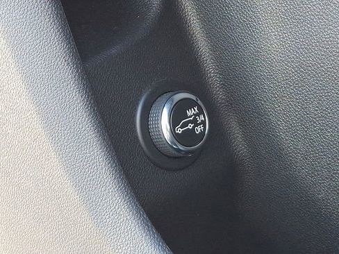 Certified 2025 Cadillac XT4 Premium Luxury image 26