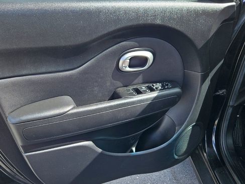 Used 2015 Kia Soul image 7