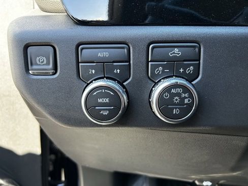 New 2026 GMC Sierra 1500 Elevation image 14