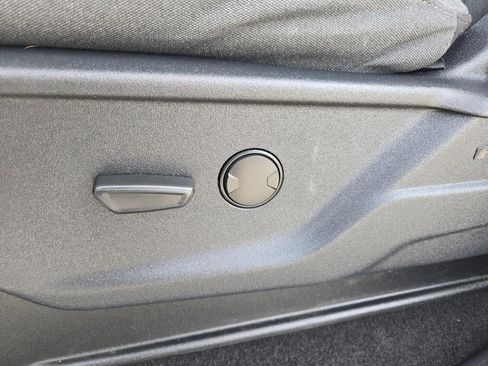 Used 2023 Ford F150 Lightning XLT image 26