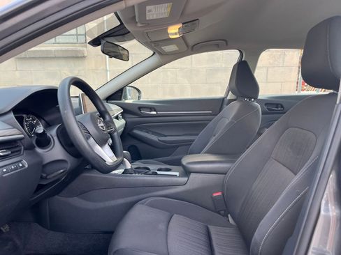 Used 2025 Nissan Altima 2.5 SV image 27