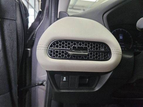 Used 2024 Honda HR-V LX image 28