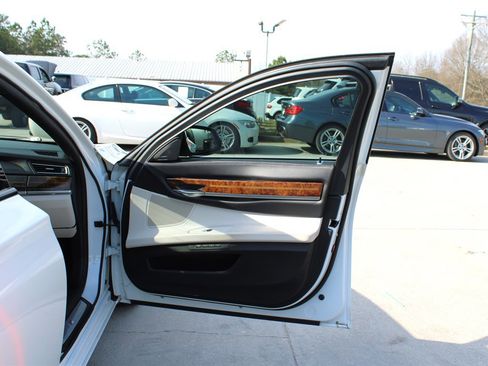 Used 2014 BMW 750Li image 30