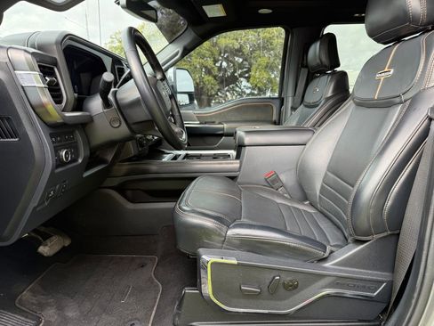 Used 2024 Ford F250 Platinum image 9