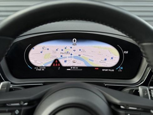 Certified 2025 Porsche Cayenne Coupe image 25